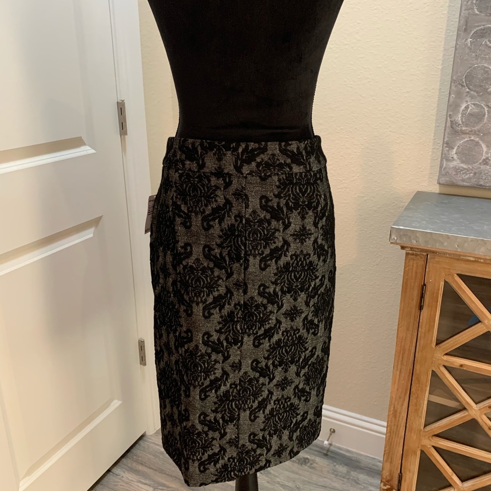 Skirt - Picture 3 of 4